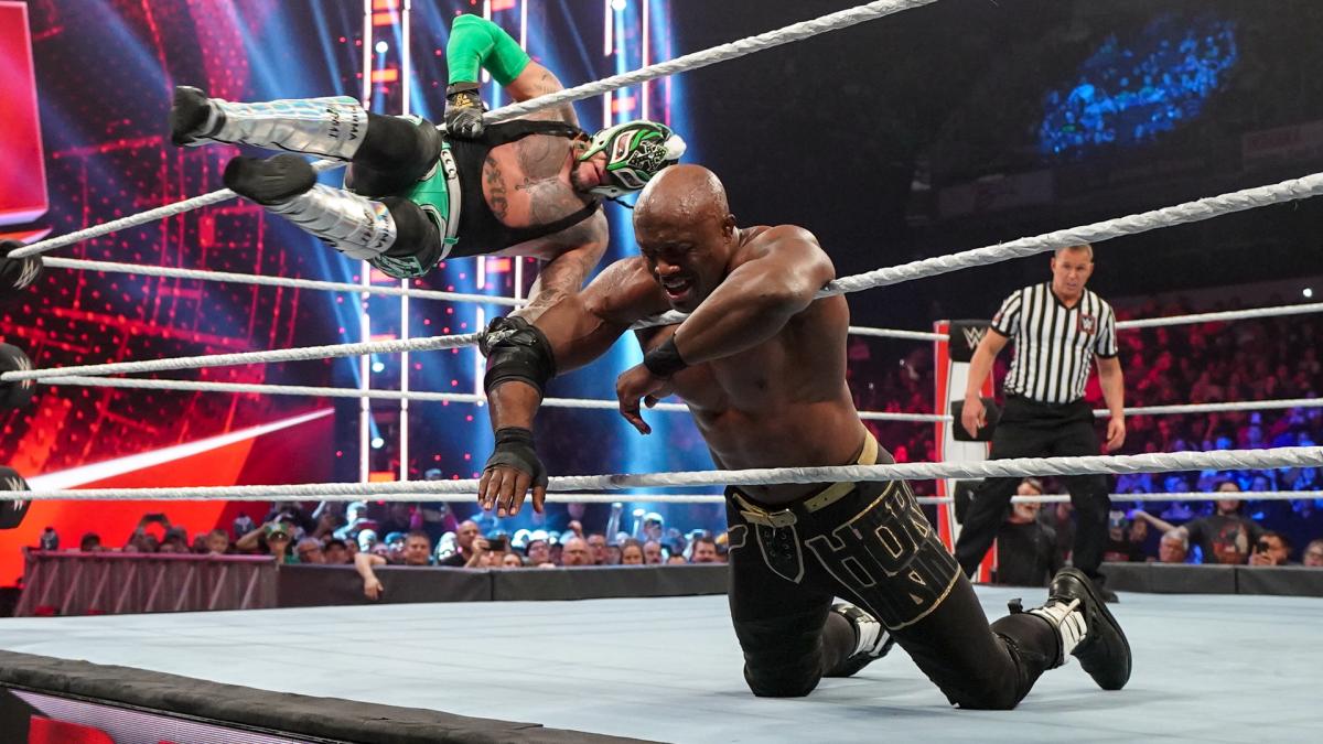 WWE Raw Results (11/15/21): Bobby Lashley vs. Rey Mysterio